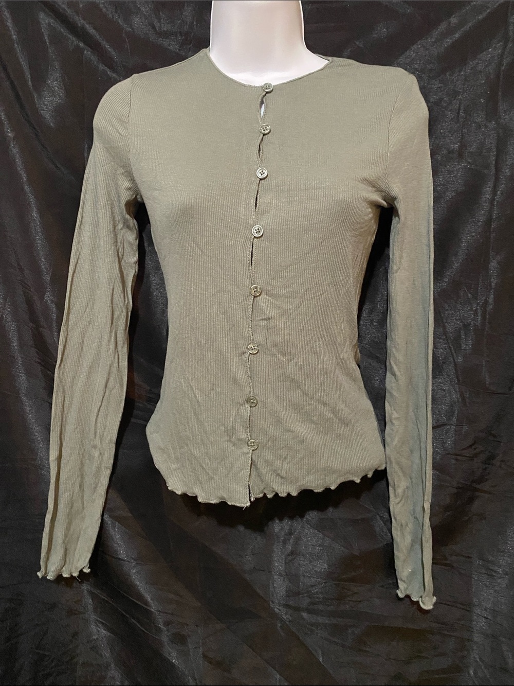 Universal Thread Olive Ribbed Button-Front Long Sleeve Top
